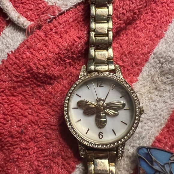 Golden Bee Watch - Picture 2 of 3